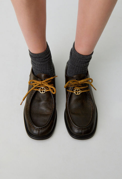Derby-Schuhe aus genarbtem Leder