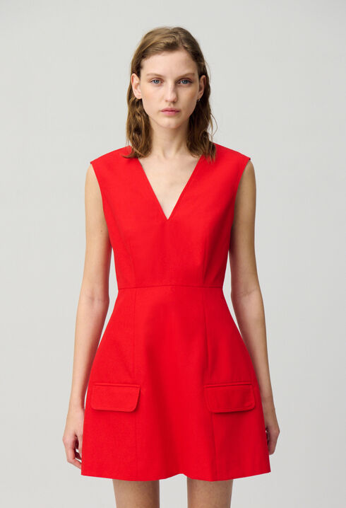 Figurbetontes kurzes Kleid