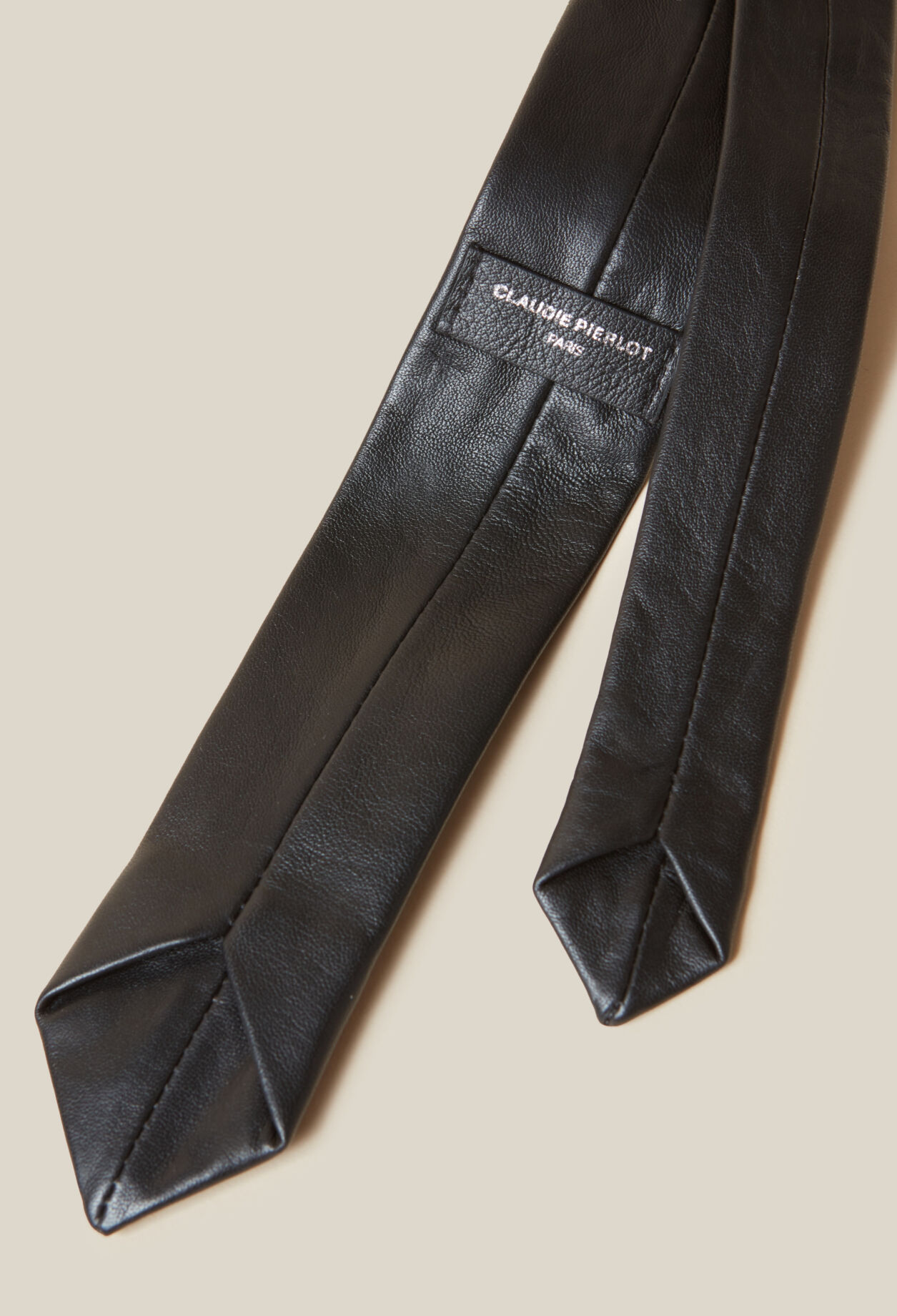 Krawatte aus schwarzem Leder