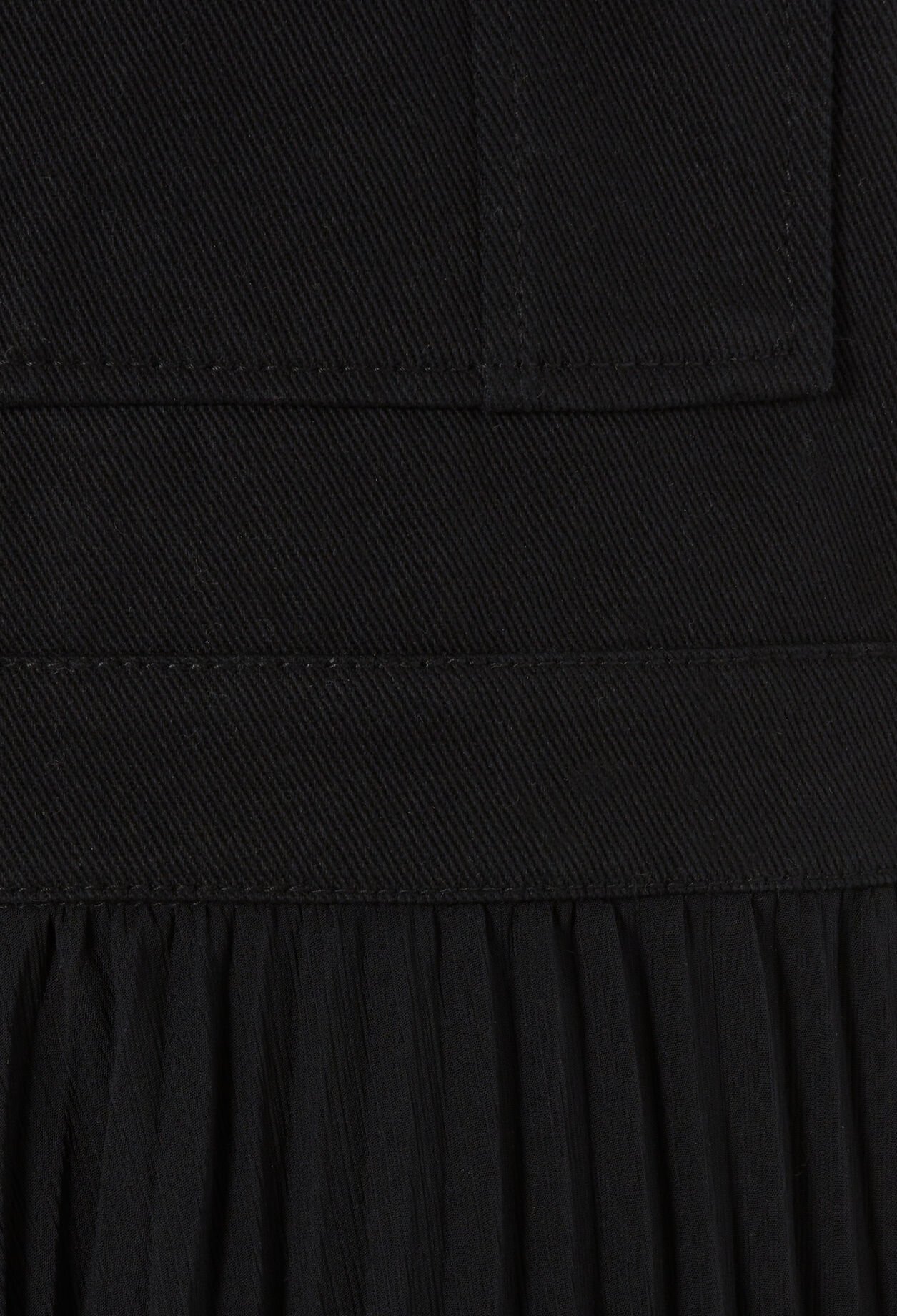 Plissiertes Maxikleid