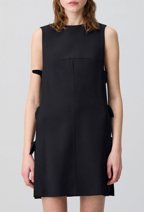 Robe courte n&oelig;uds