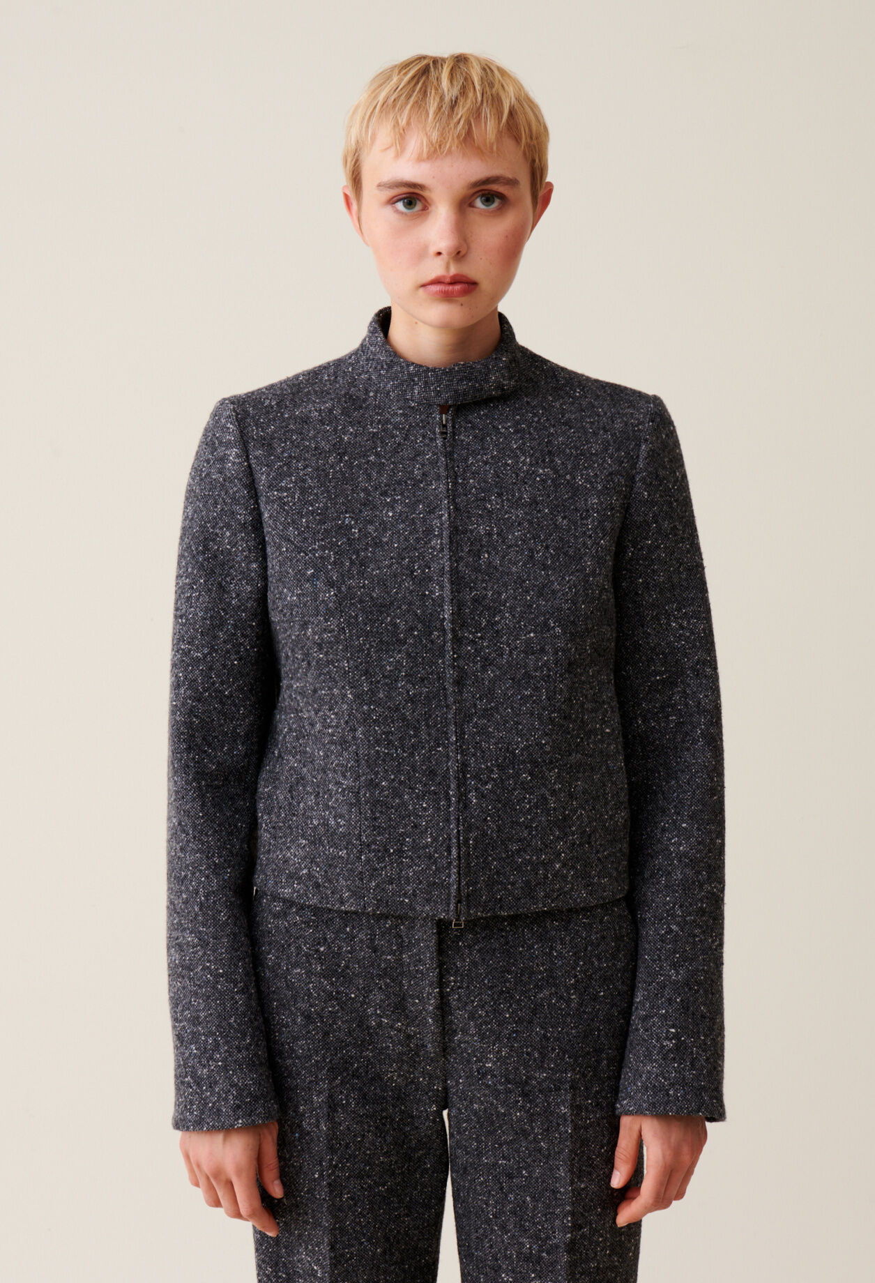 Kurze Jacke aus grauer Wollmischung