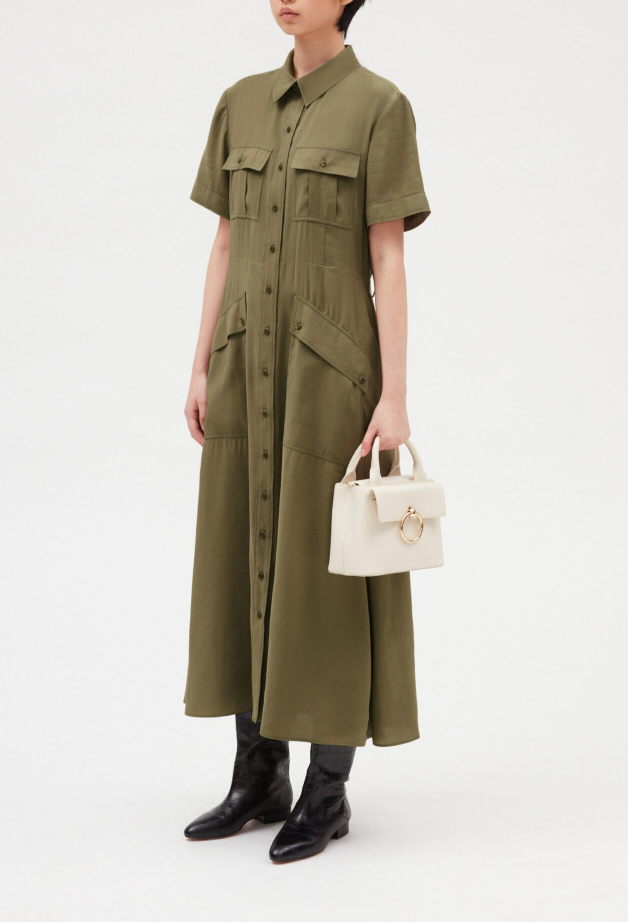 Robe midi fluide manches courtes 
