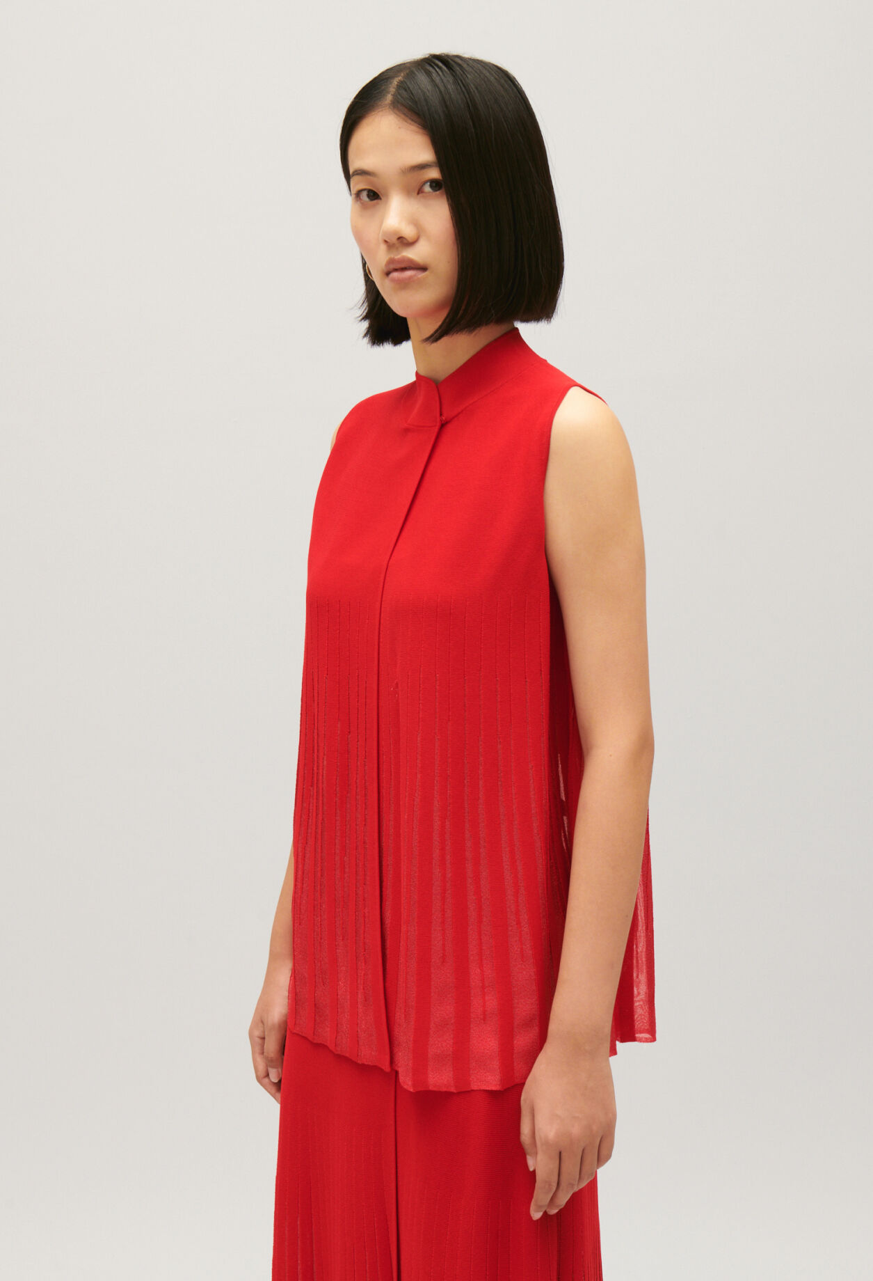 Sleeveless, floaty top