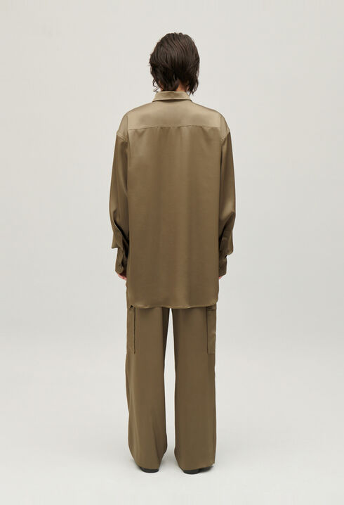 Chemise satin&eacute;e ample kaki