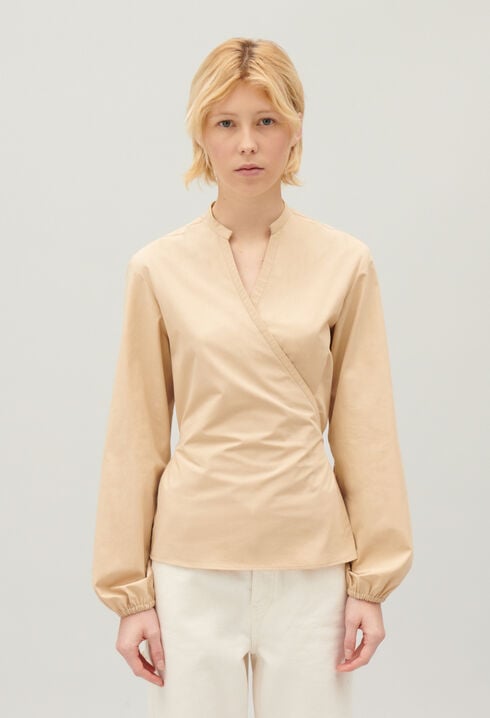 Sandfarbene Wickelbluse