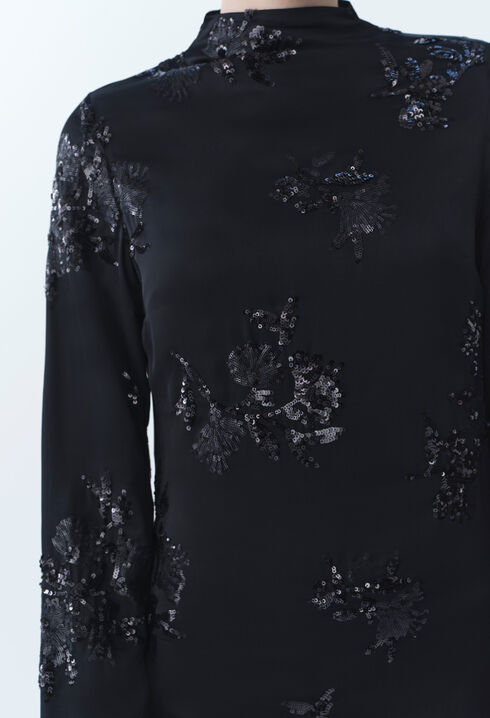 Robe courte noire sequins brodés