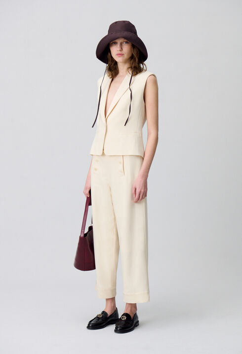 Sleeveless tailored blazer