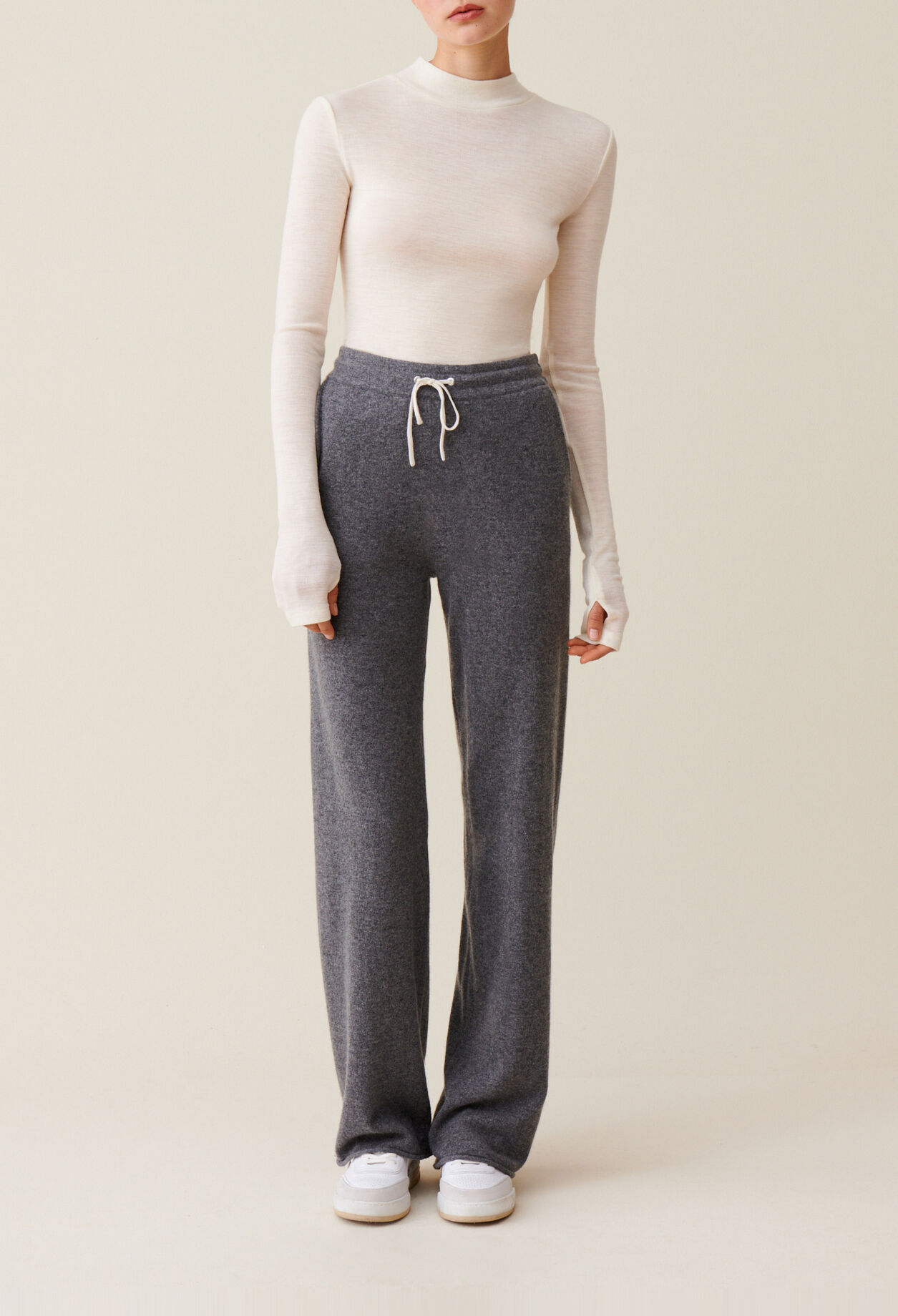 Fluid grey cashmere trousers