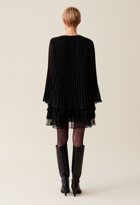 Robe courte noire volantée