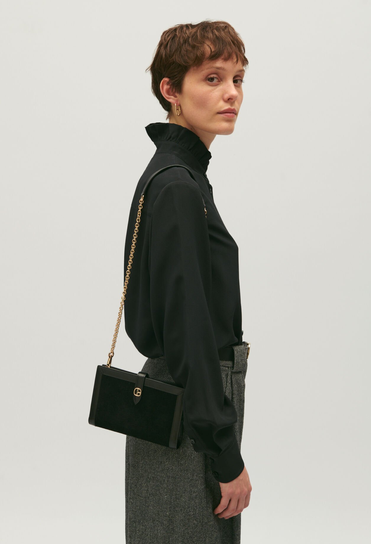 Schwarze Veloursleder-Clutch 