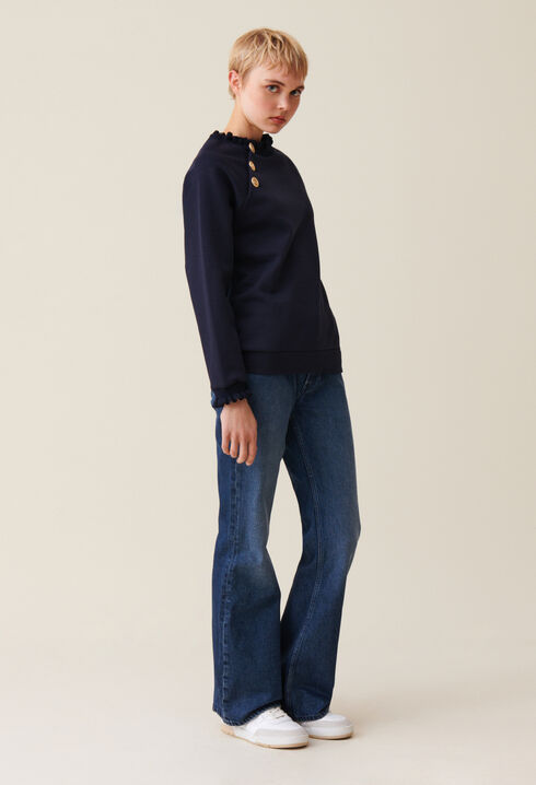 Short sweatshirt