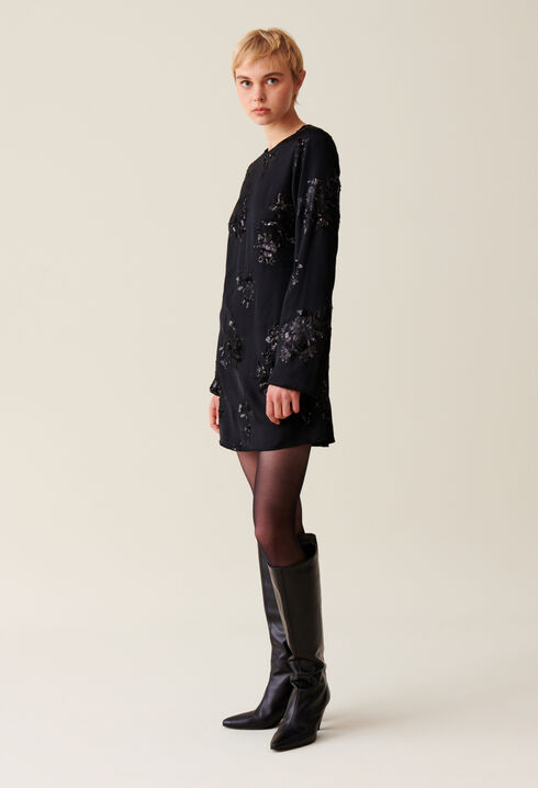 Robe courte noire sequins brodés