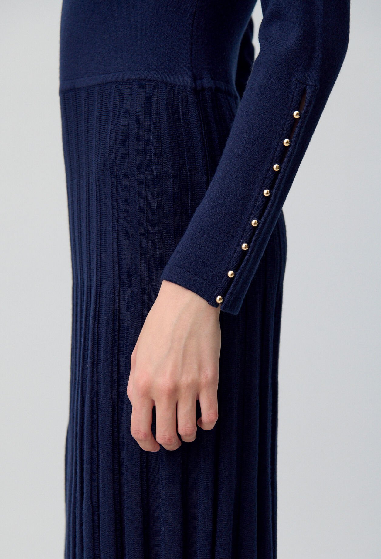 Langes Strickkleid mit Kragen