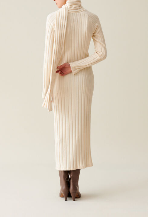 Long knitted dress with tie scarf