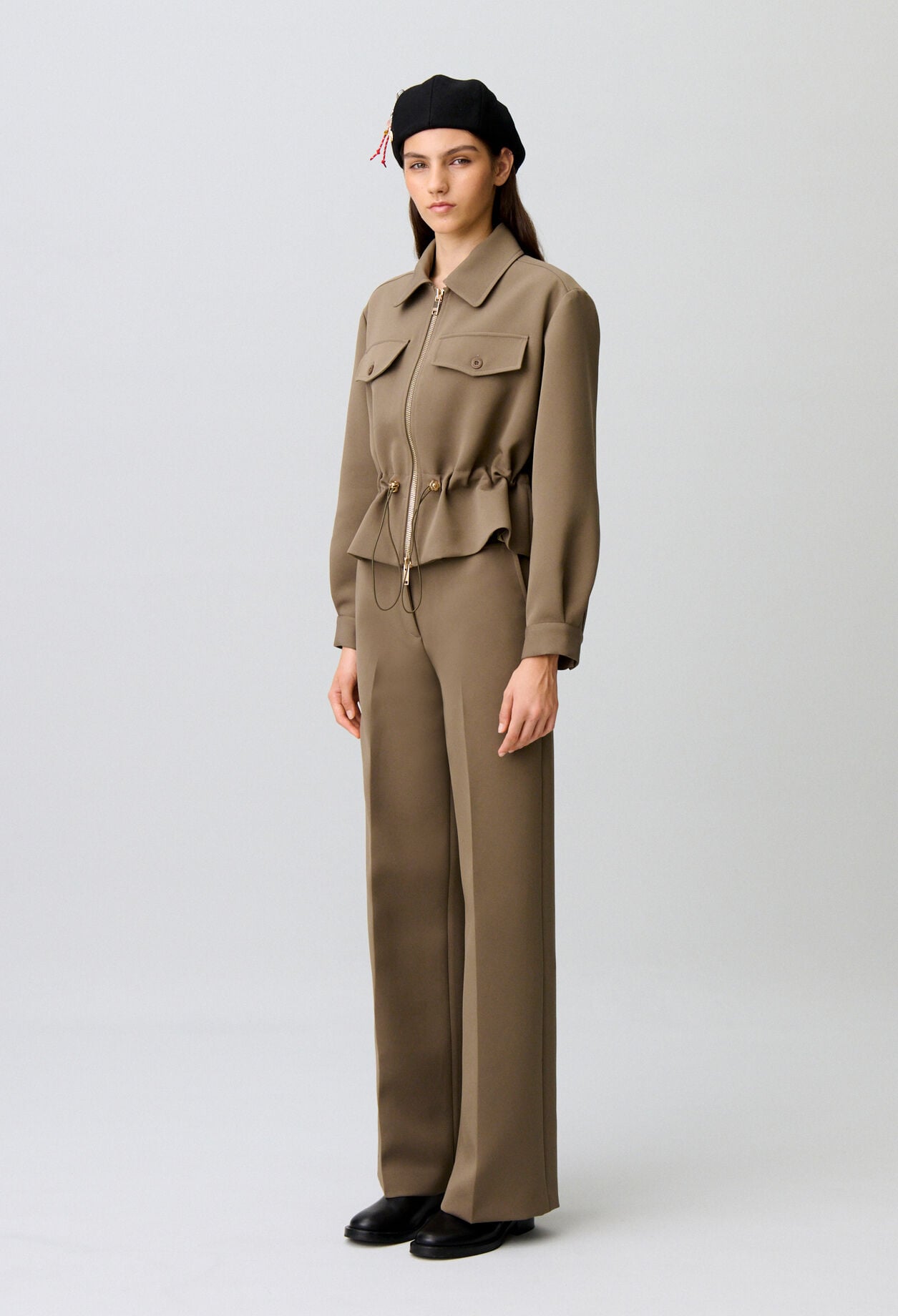 Veste &agrave; basque fleur dor&eacute;s