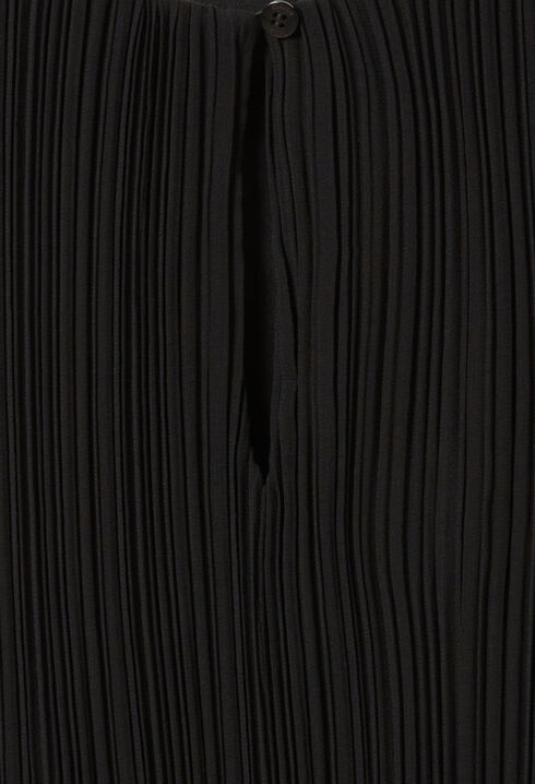 Kurzes, plissiertes Langarmkleid