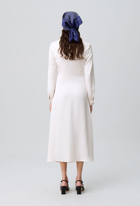 Robe longue satinée fluide