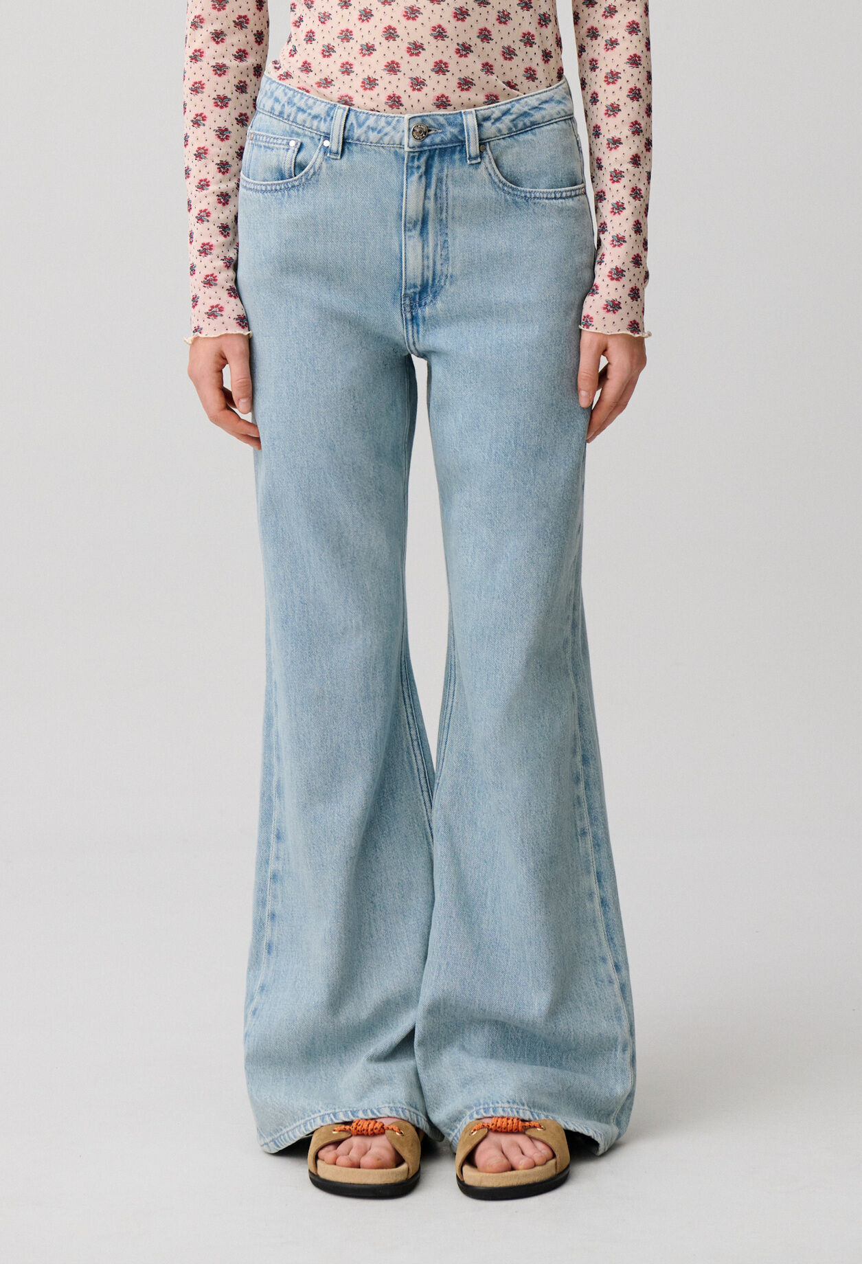Flared denim jeans
