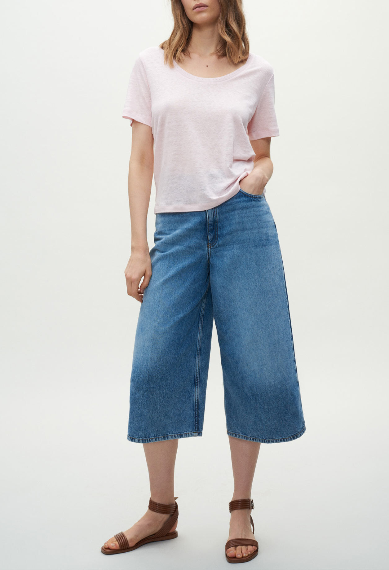 Short-sleeved T-shirt