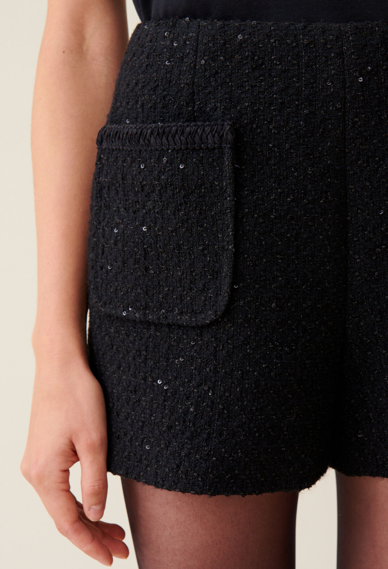 Short tweed noir droit