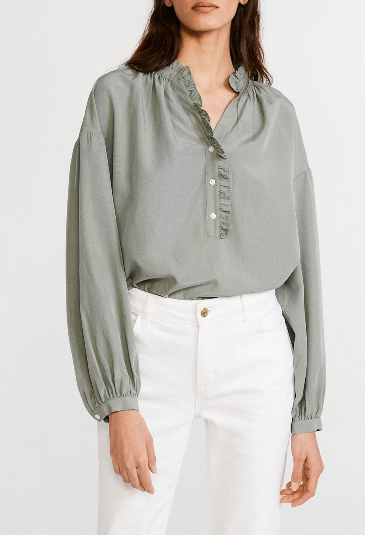 Bluse mit ausgestelltem Schnitt