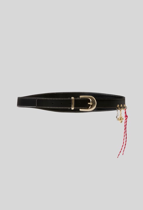 Lederg&uuml;rtel mit &Ouml;sen und Charms