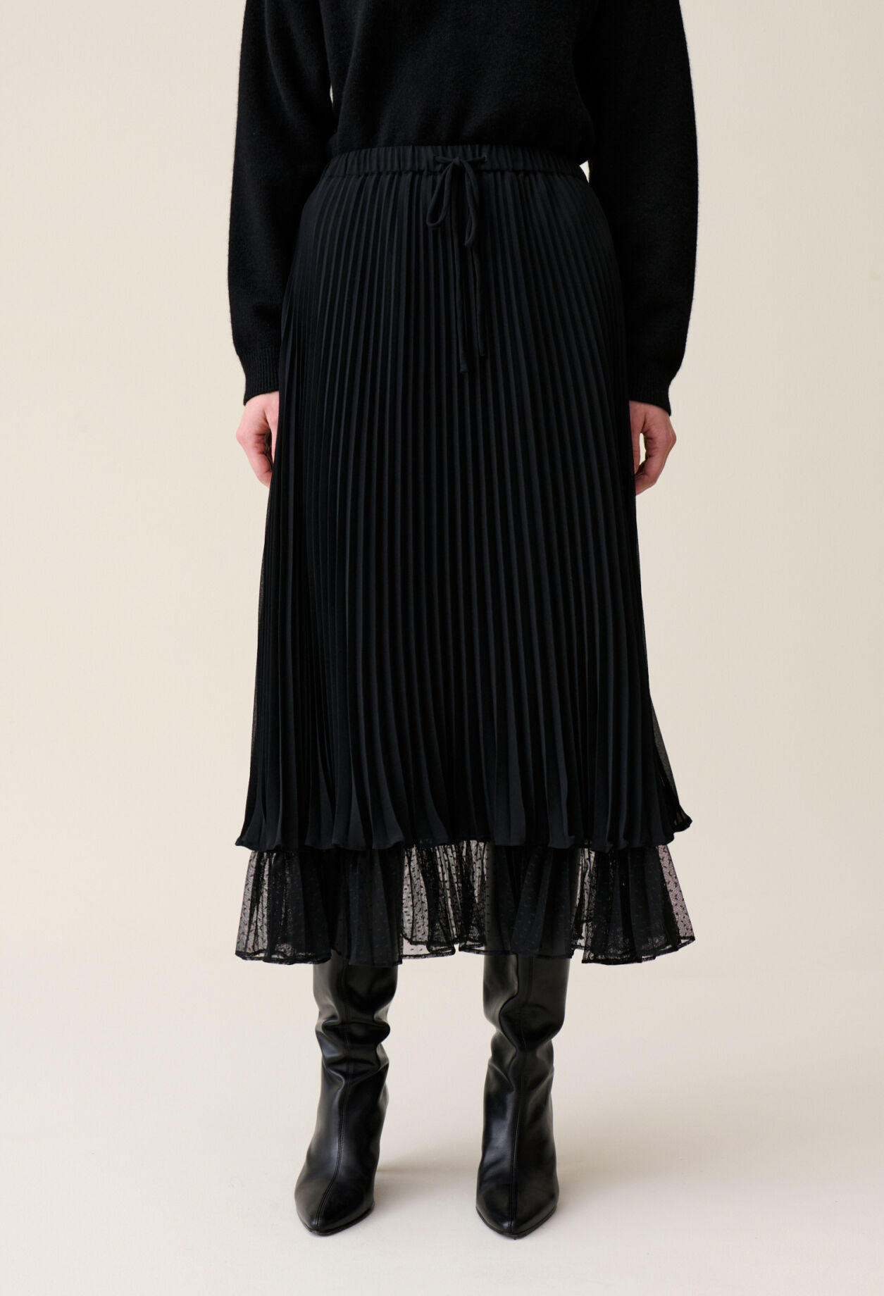 Jupe midi fluide plissée noire