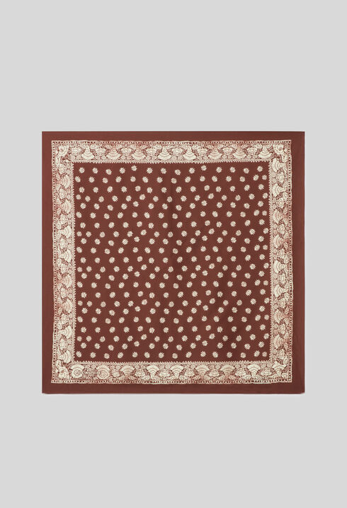 Foulard carr&eacute; imprim&eacute;