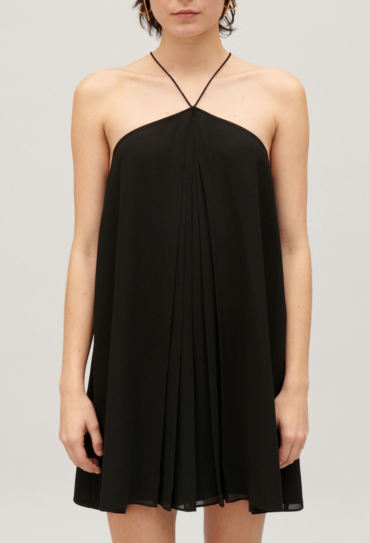 Robe courte plissée noire
