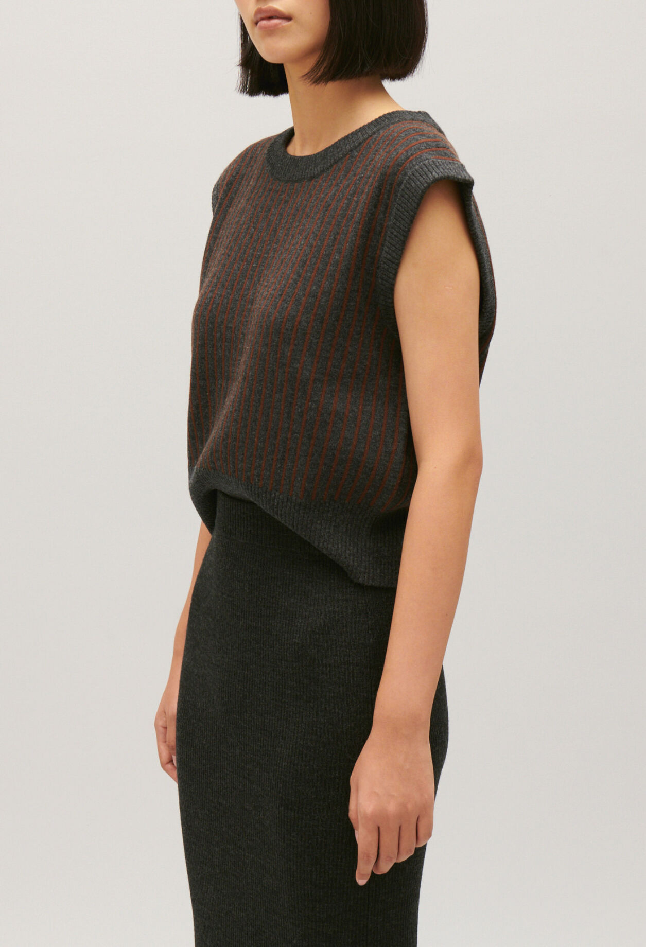 Pull sans manches maille rayée
