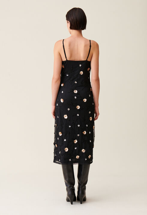 Robe longue fluide sequins brodés