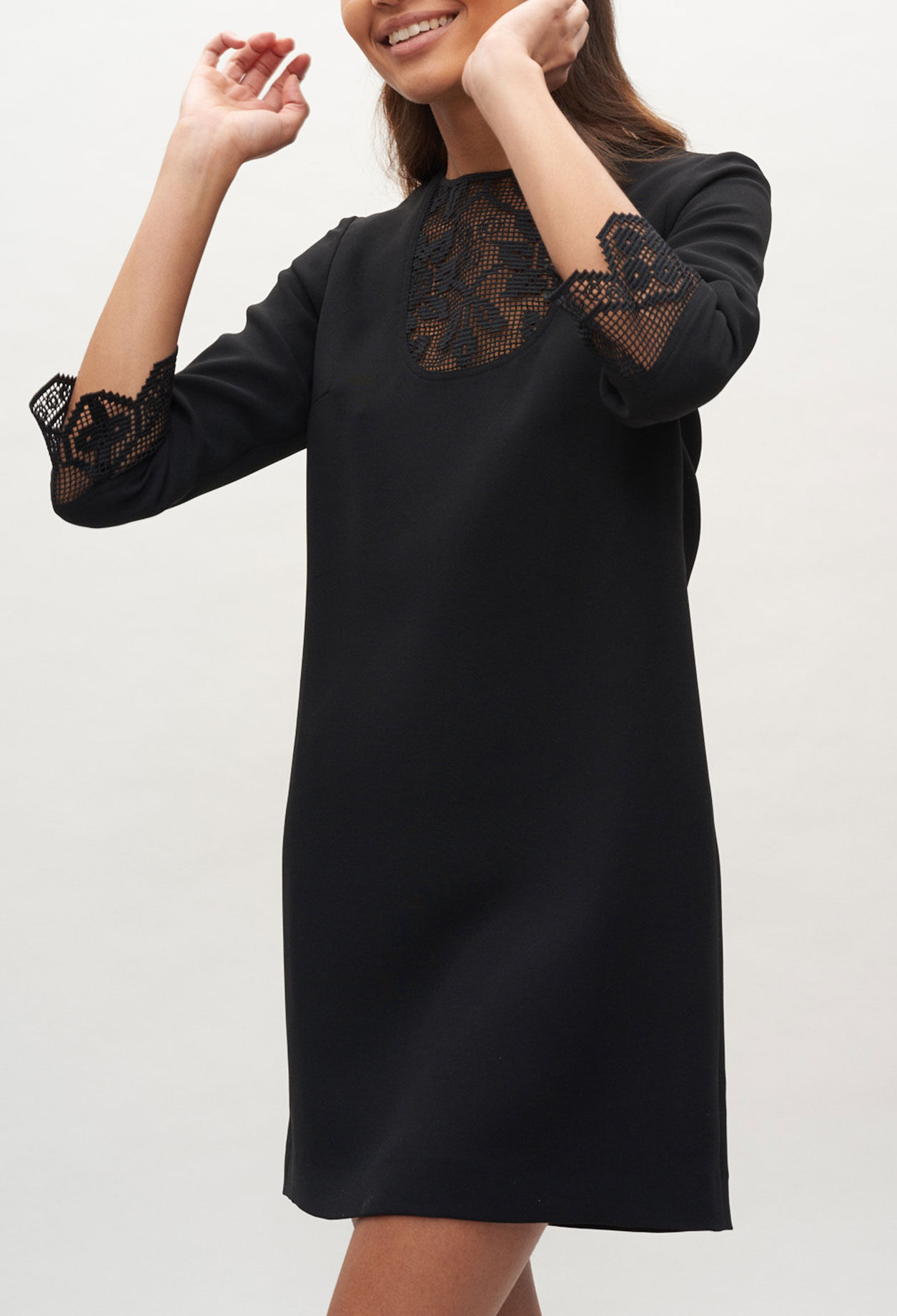 Robe à finitions en dentelle