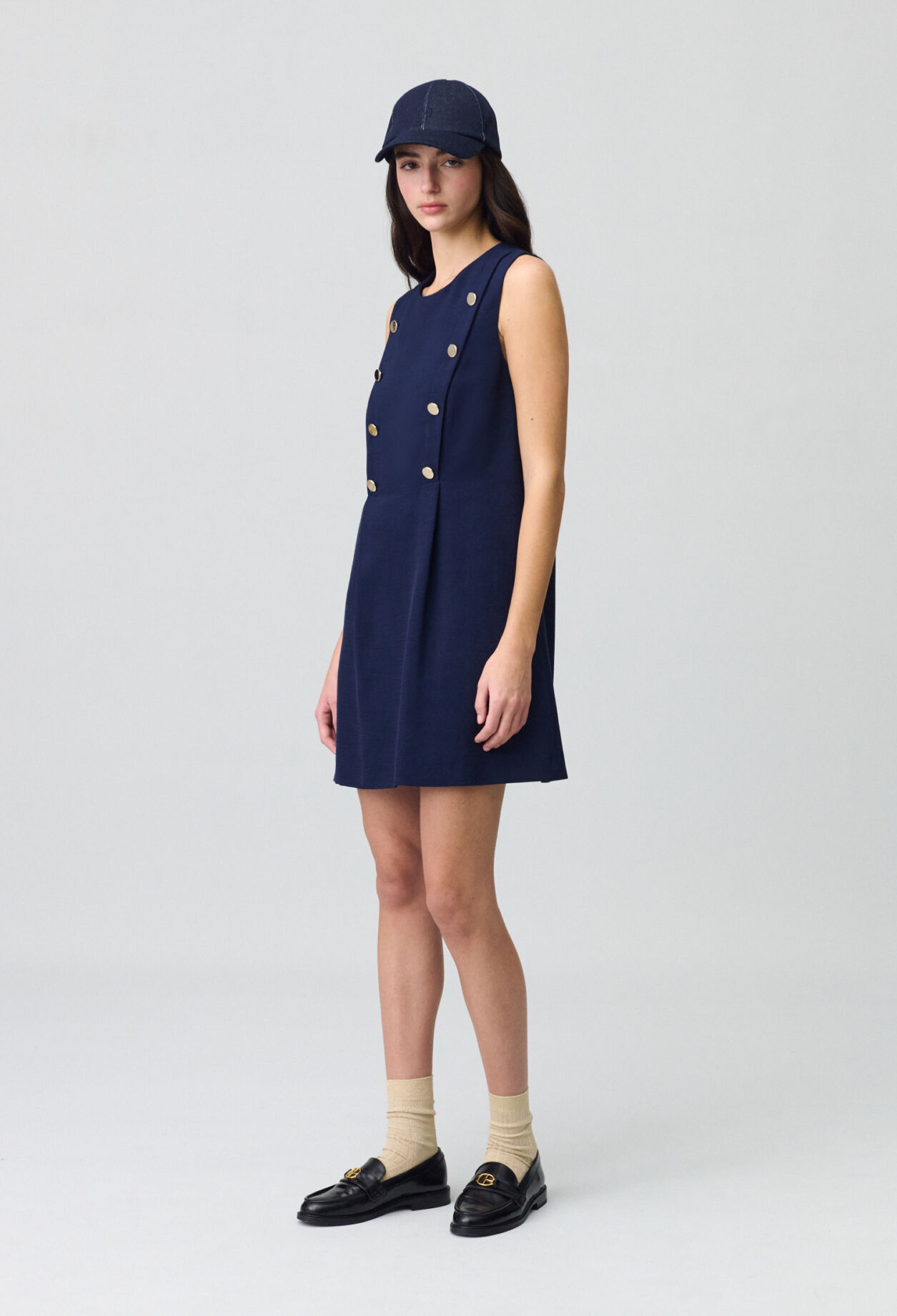 Tailliertes kurzes Kleid
