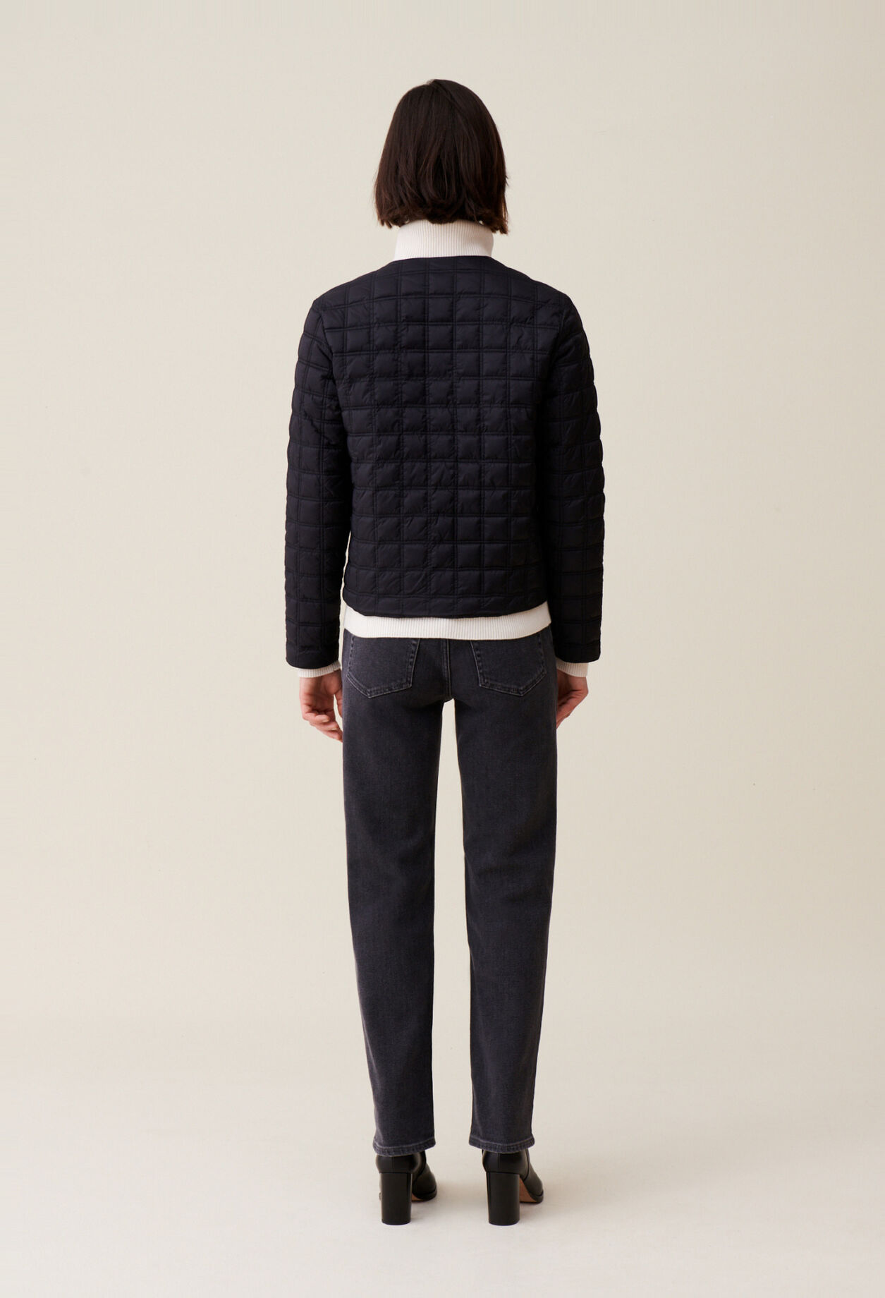 Kurze, leichte Steppjacke