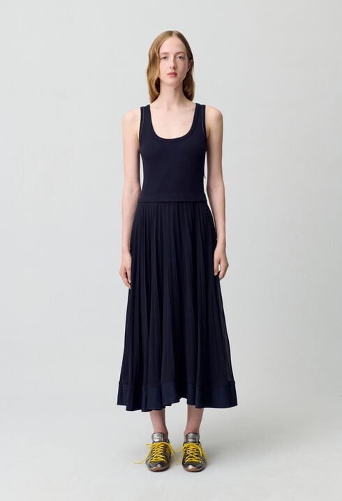 Langes, plissiertes Kleid, marineblau