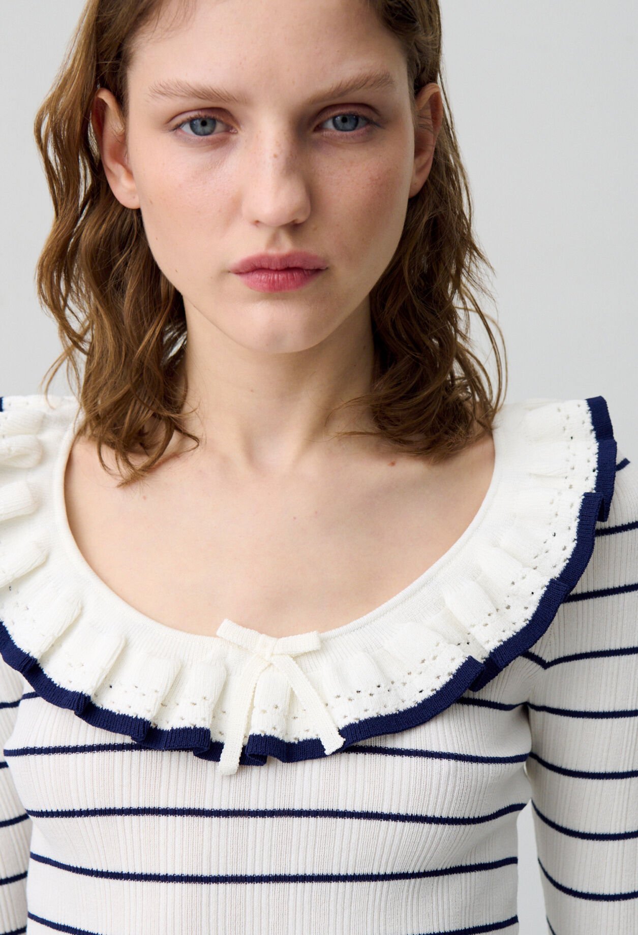 Gestreifter feiner Strickpullover