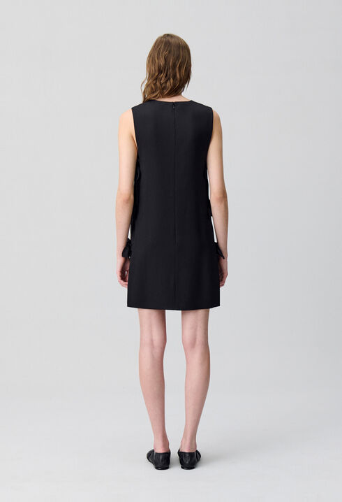 Robe courte n&oelig;uds