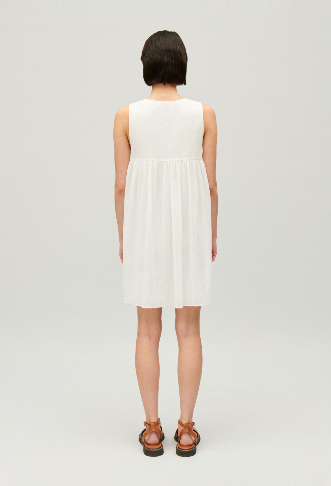 Robe courte fronc&eacute;e &eacute;crue