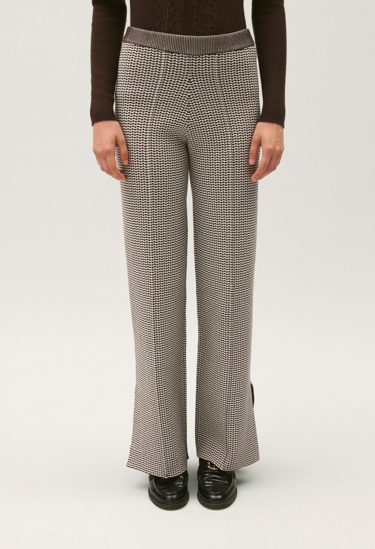 Two-tone jacquard knit trousers