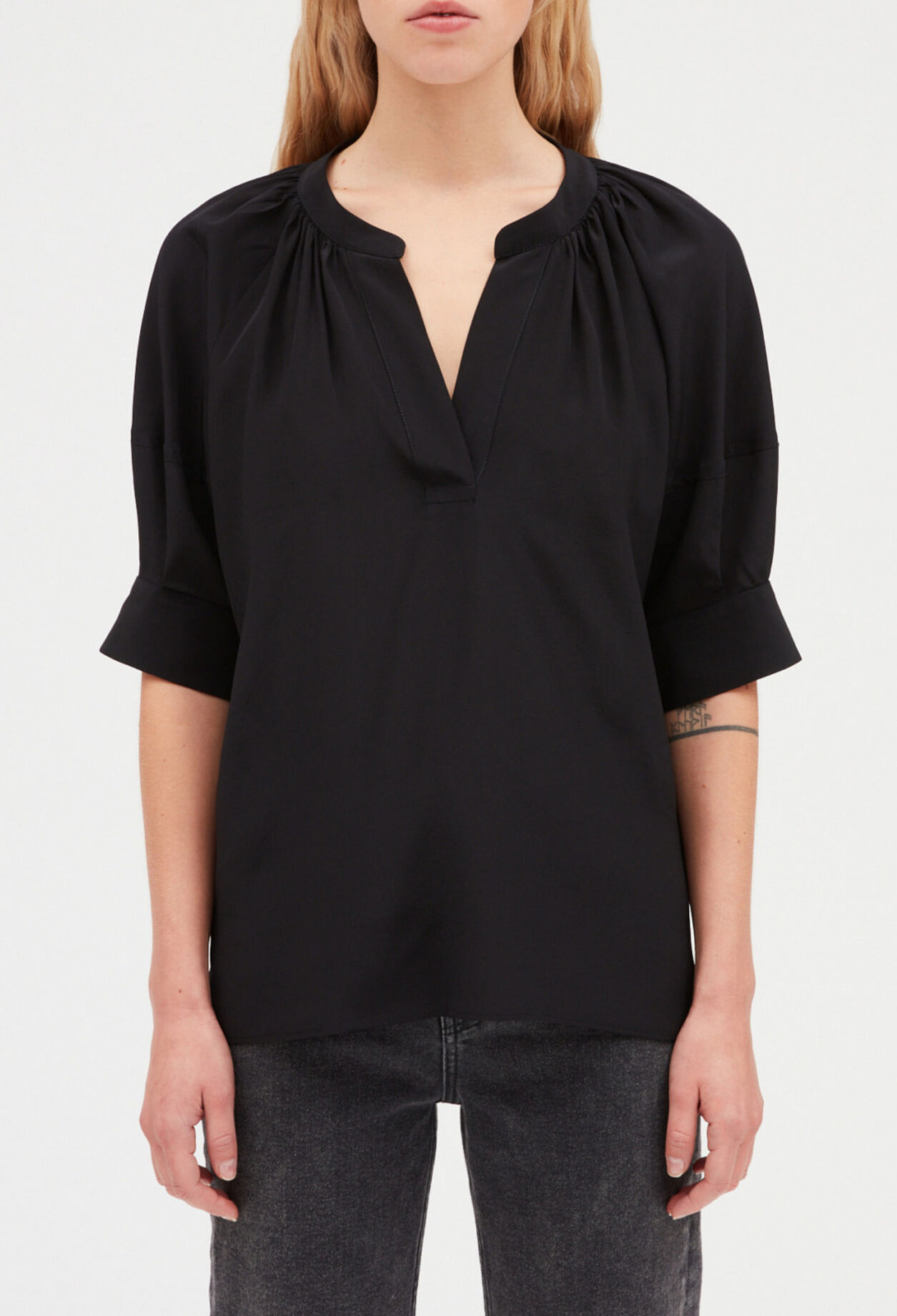 Blouse noire manches courtes soie