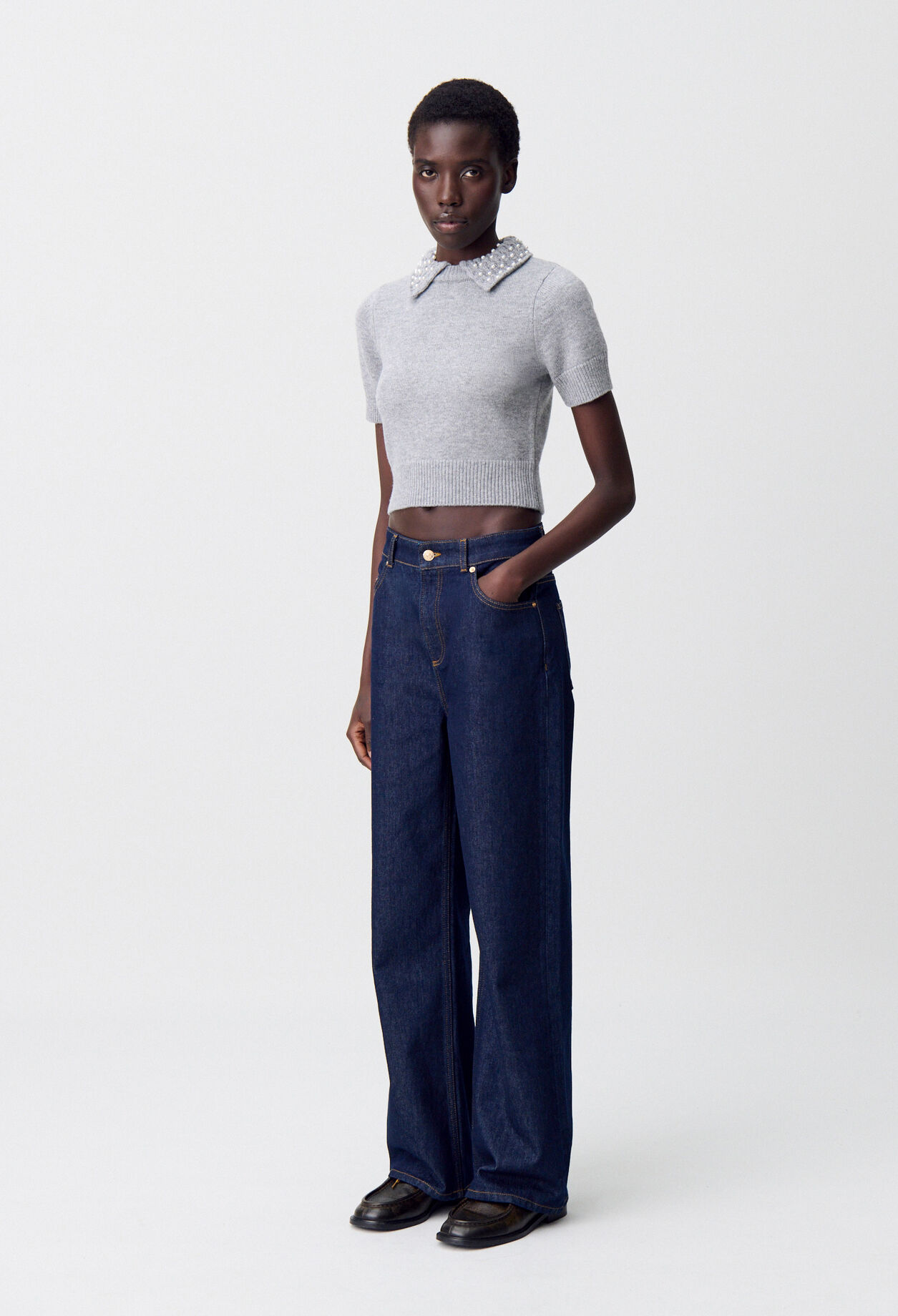 Short knitted top
