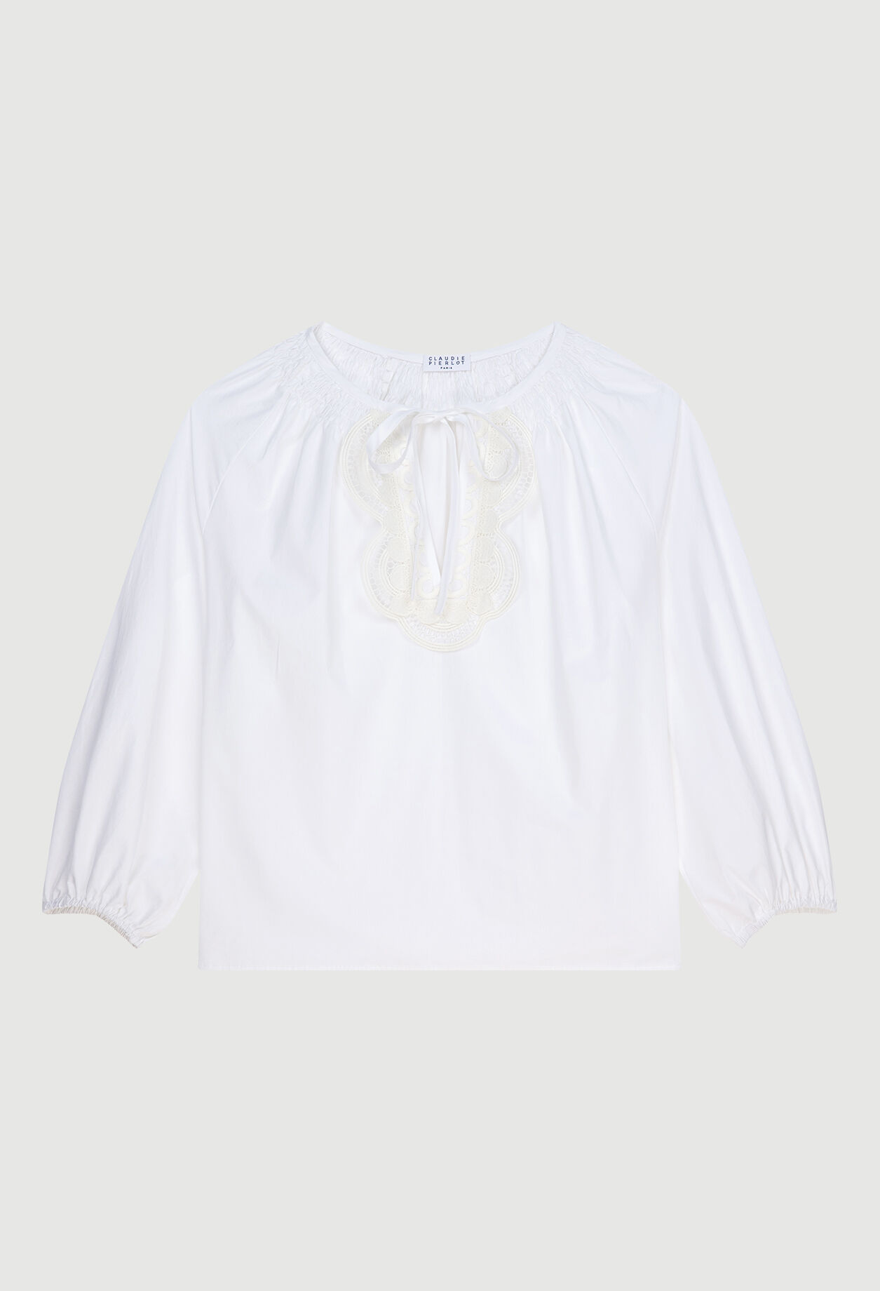 Ausgestellte Bluse