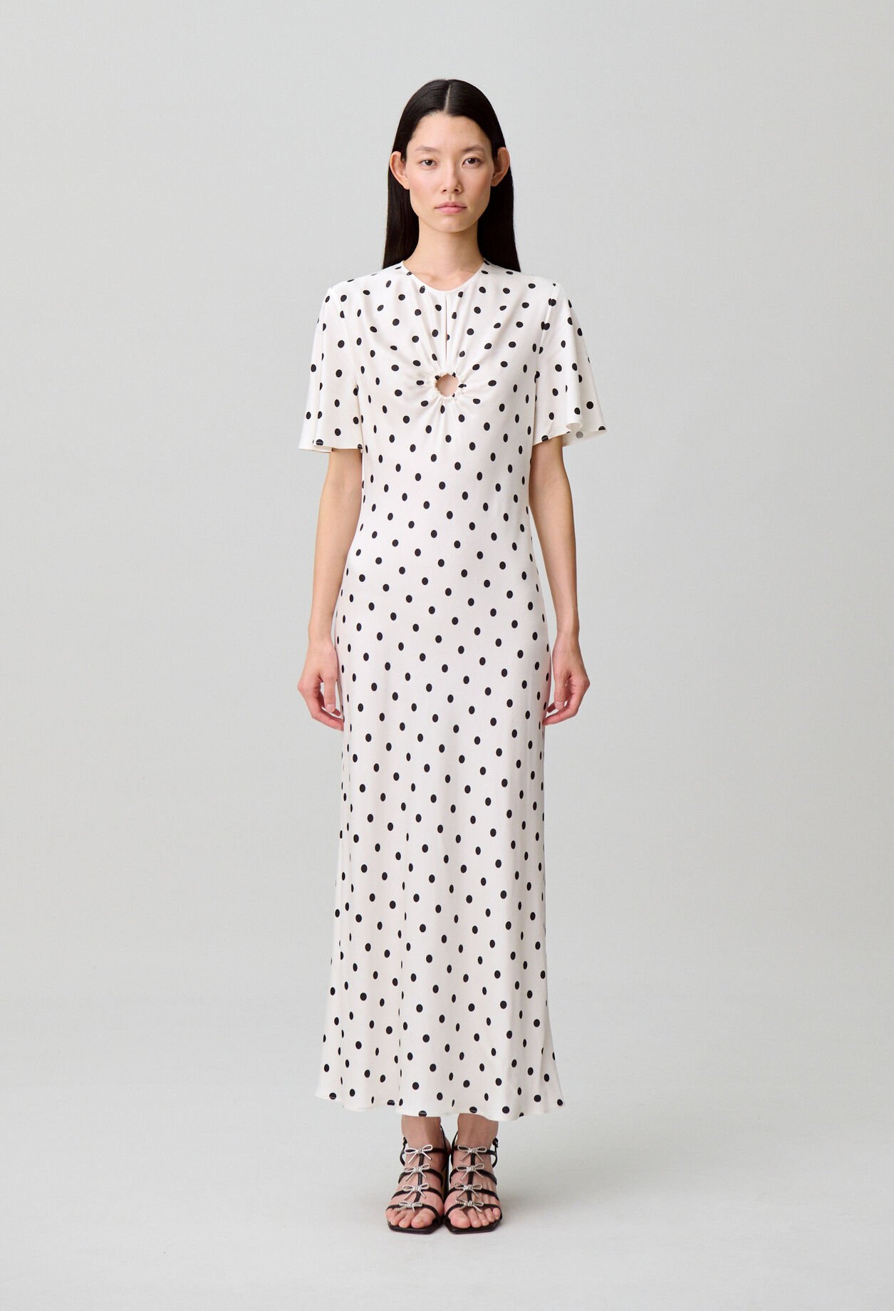 Robe longue satin&eacute;e &agrave; pois