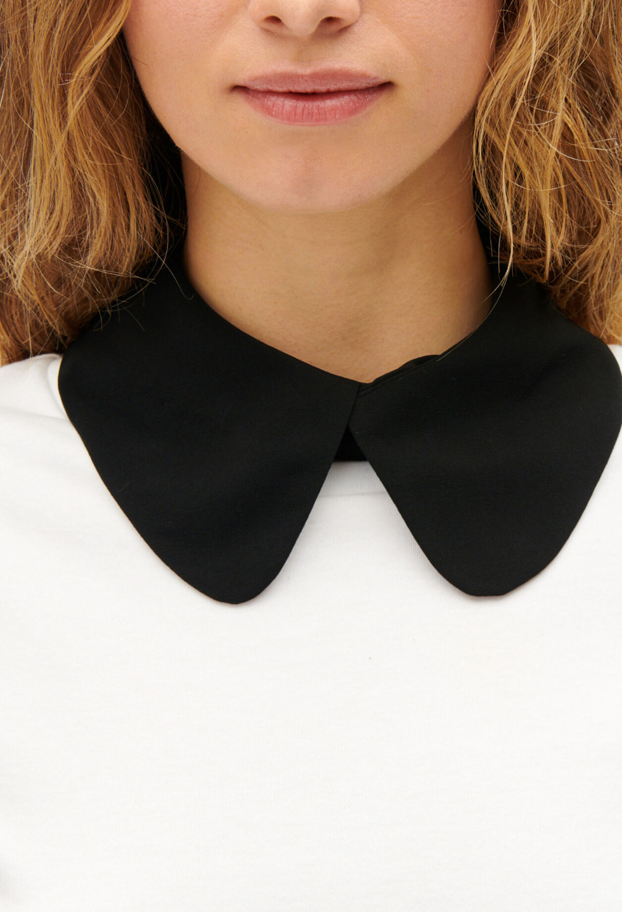 Removable silk Peter Pan collar