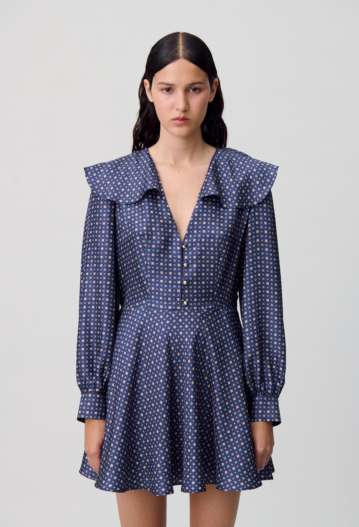 Kurzes Seidenkleid