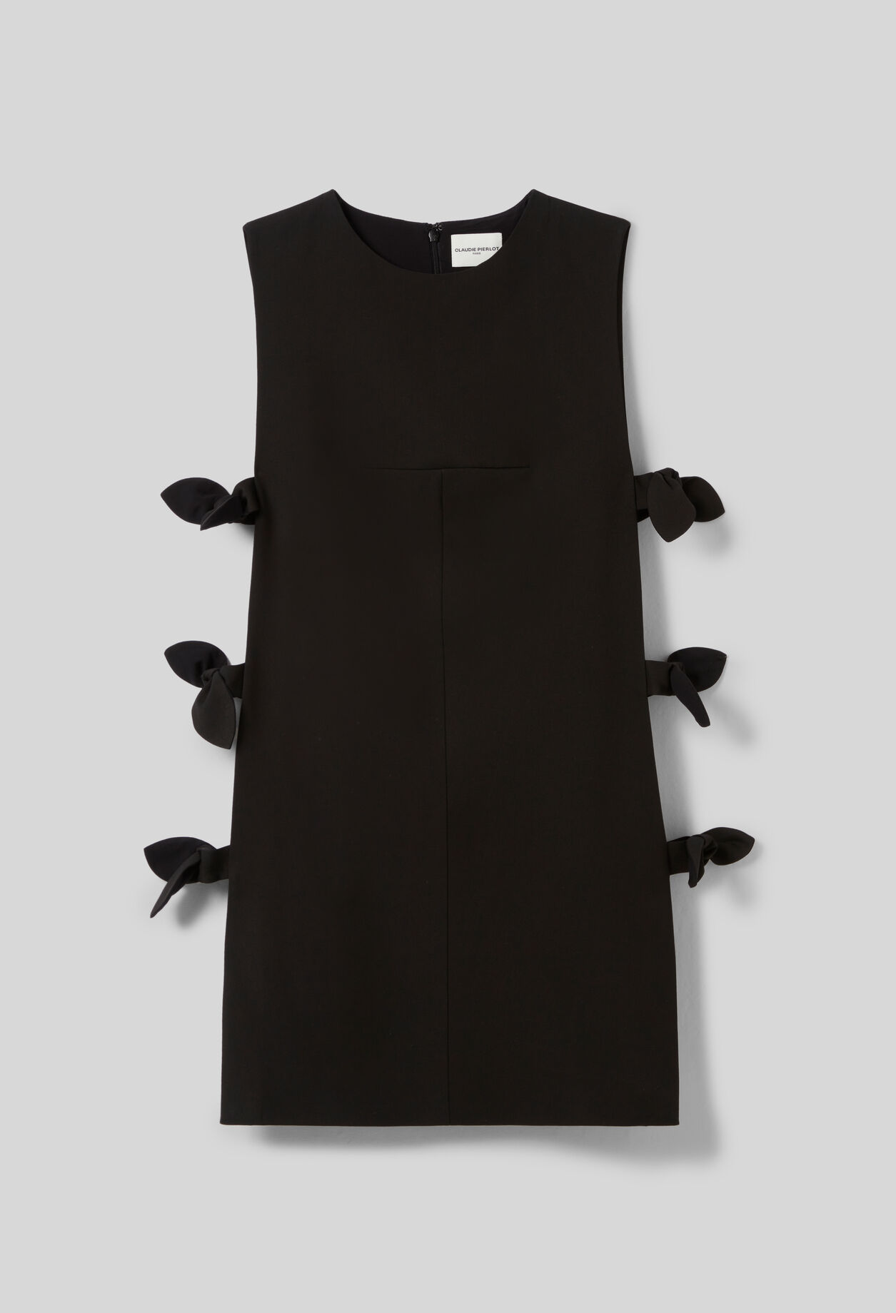 Kurzes Kleid mit Schleifen