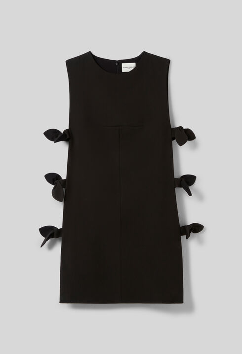 Kurzes Kleid mit Schleifen