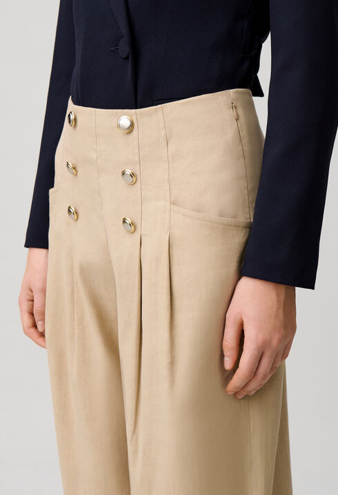 Buttoned linen trousers