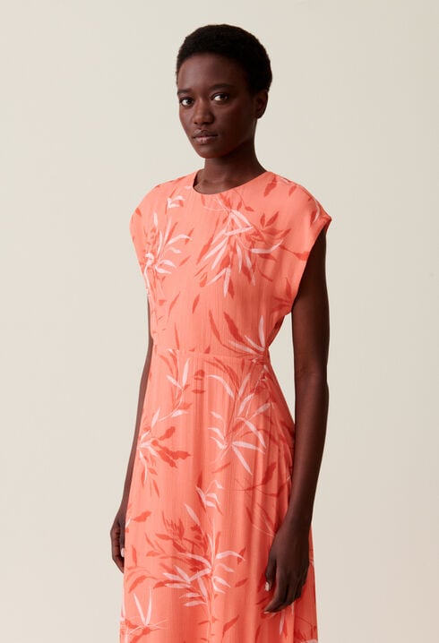 Langes, fließendes Kleid mit Druck